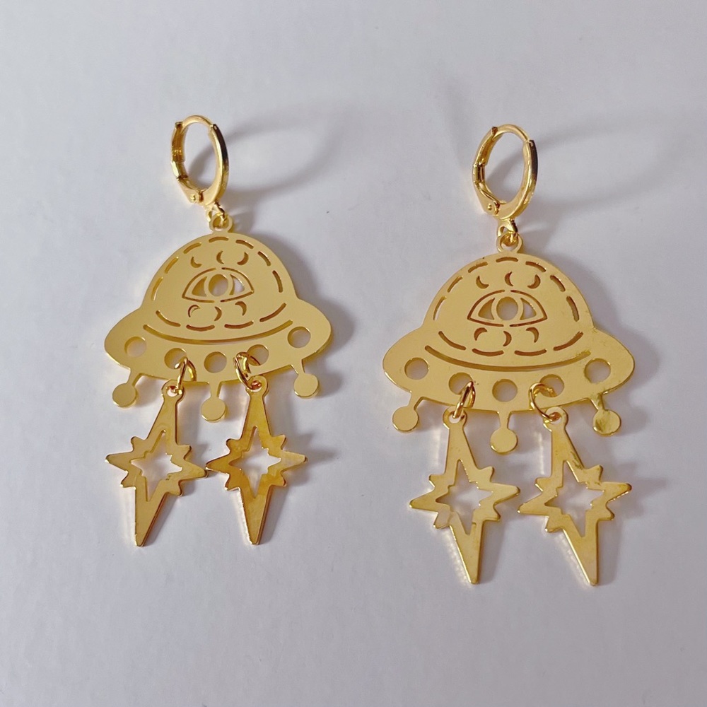 UFO alien star earrings gold metal drop outerspace